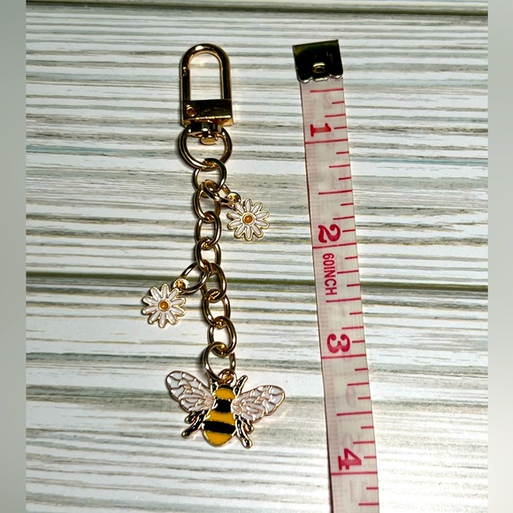NEW! Bumble Bee and Daisy Bag Charm - Picture 3 of 5